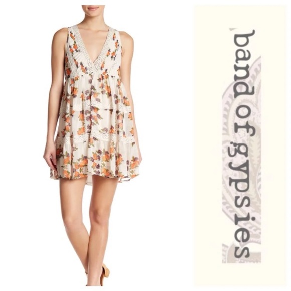 Band of Gypsies Dresses & Skirts - NWOT Band of Gypsies Floral Mini Dress
